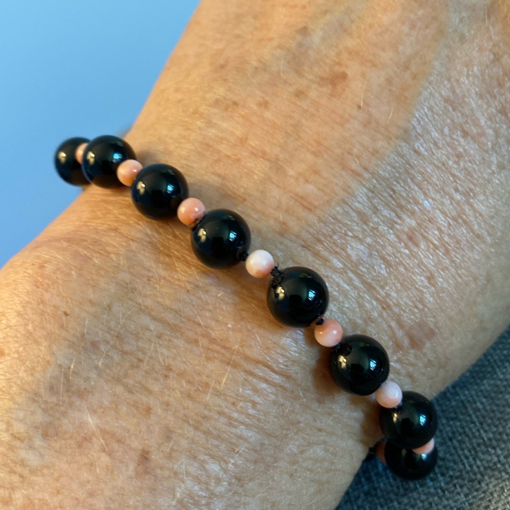Natural Coral & Black Onyx Bracelet (Vintage)